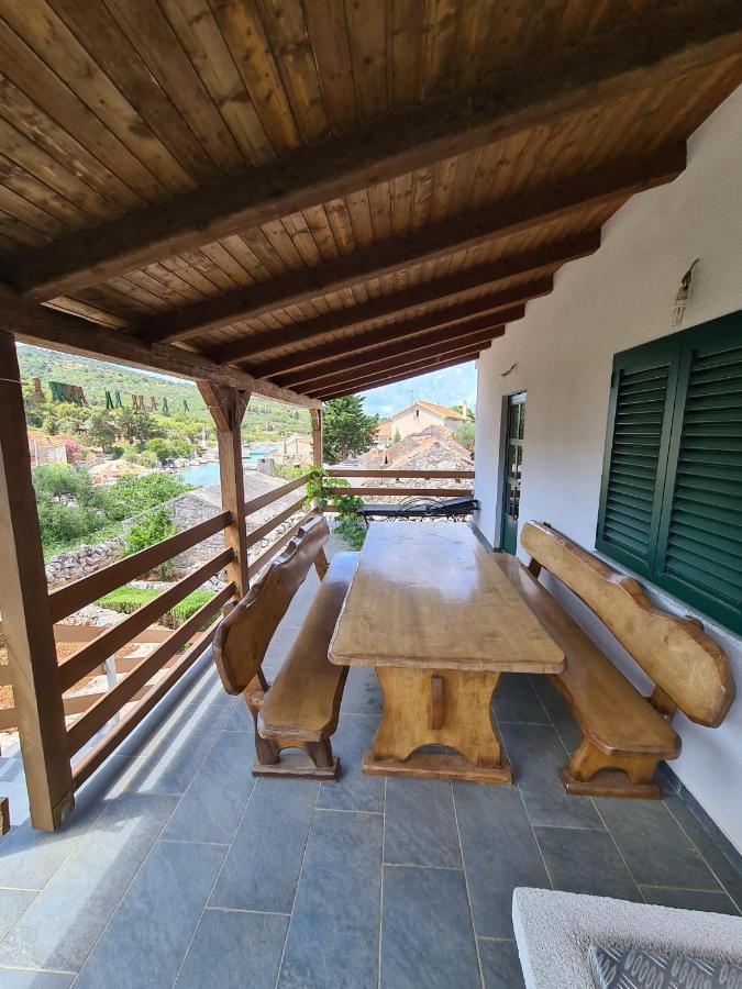Villa Kuca Za Odmor Buba, Otok Zut Pristanisce Esterno foto
