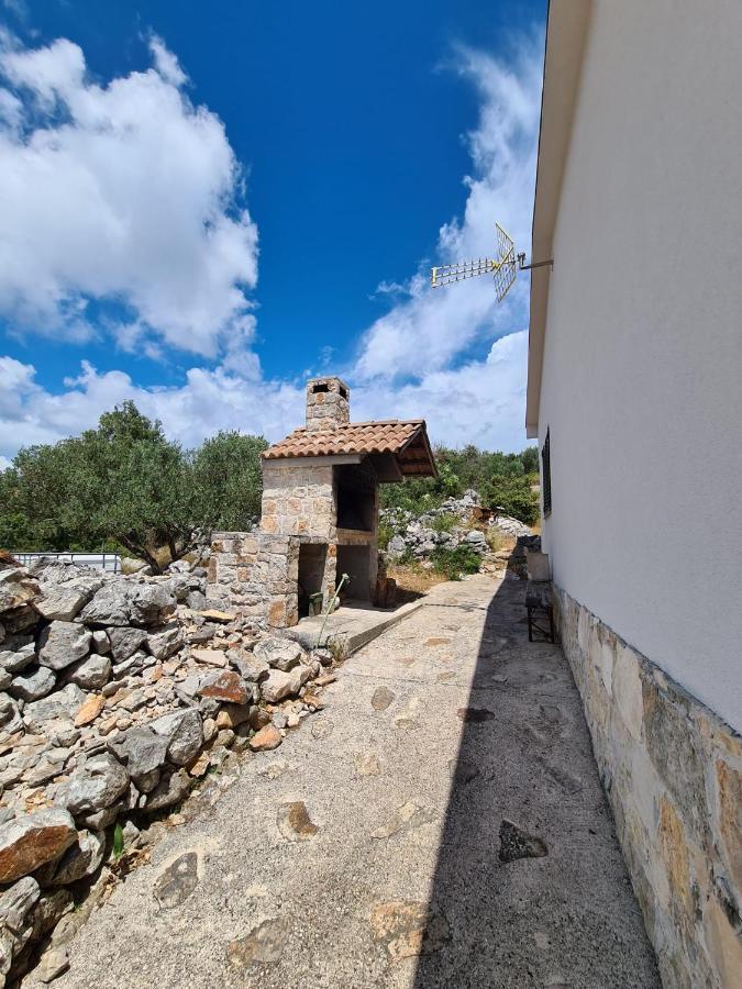 Villa Kuca Za Odmor Buba, Otok Zut Pristanisce Esterno foto