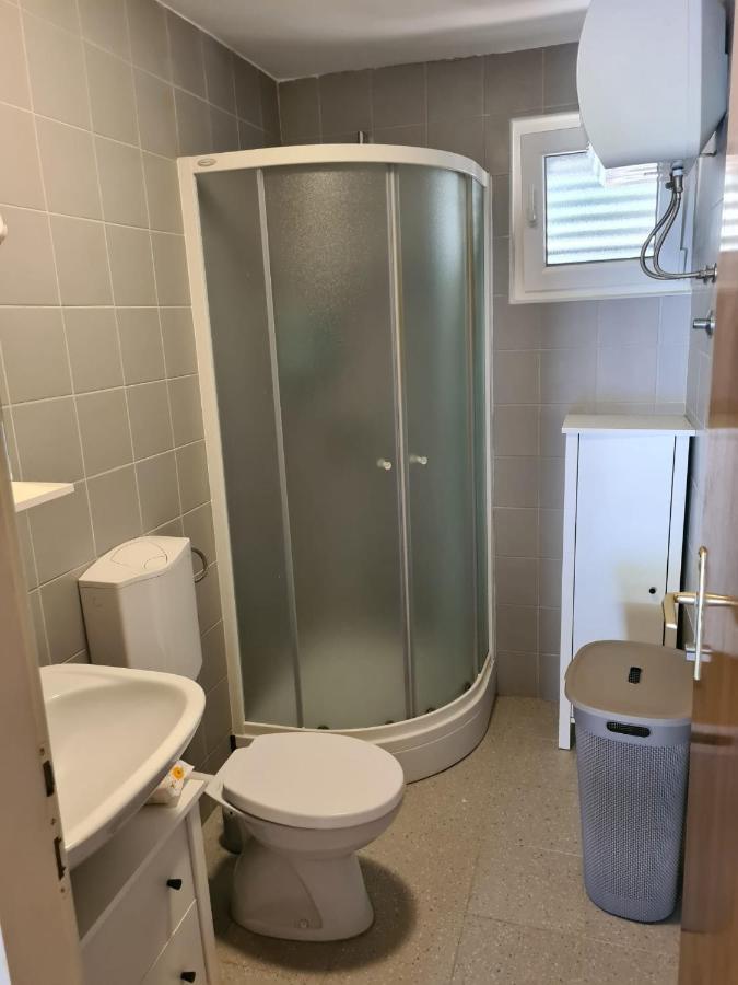 Villa Kuca Za Odmor Buba, Otok Zut Pristanisce Esterno foto