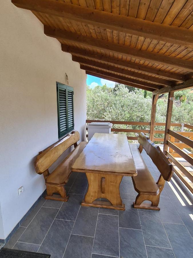 Villa Kuca Za Odmor Buba, Otok Zut Pristanisce Esterno foto