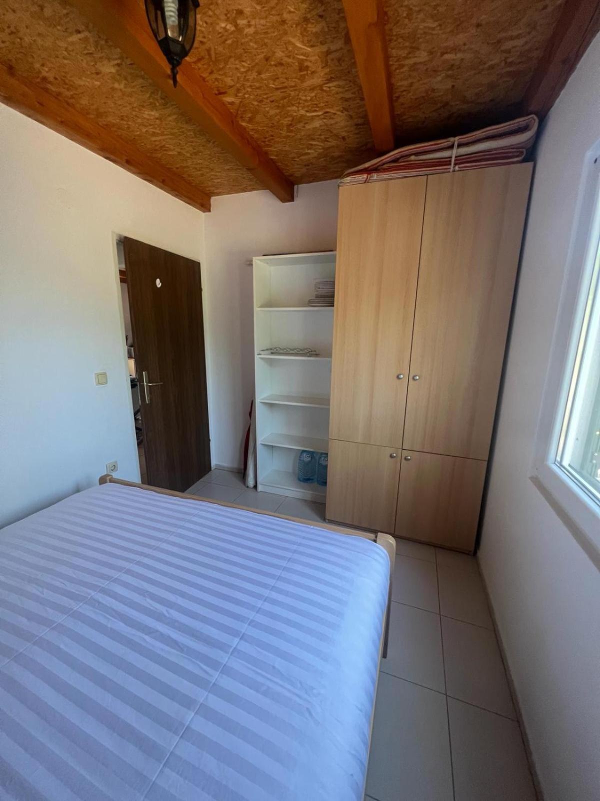 Villa Kuca Za Odmor Buba, Otok Zut Pristanisce Esterno foto